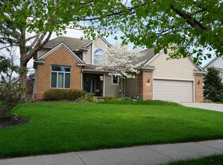 1312 Armstrong Dr, Chelsea, MI 48118