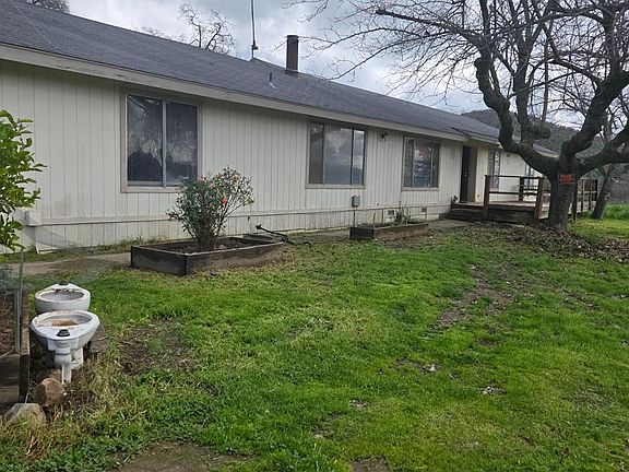 2nd image of 46689 Sassafras Ln