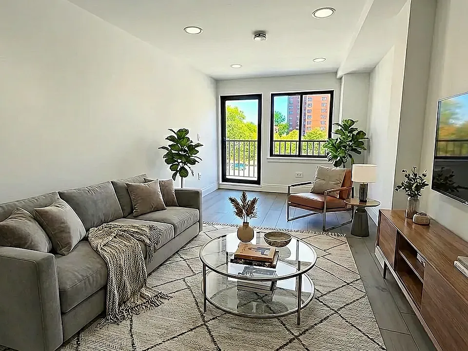238 E 106th St #3D