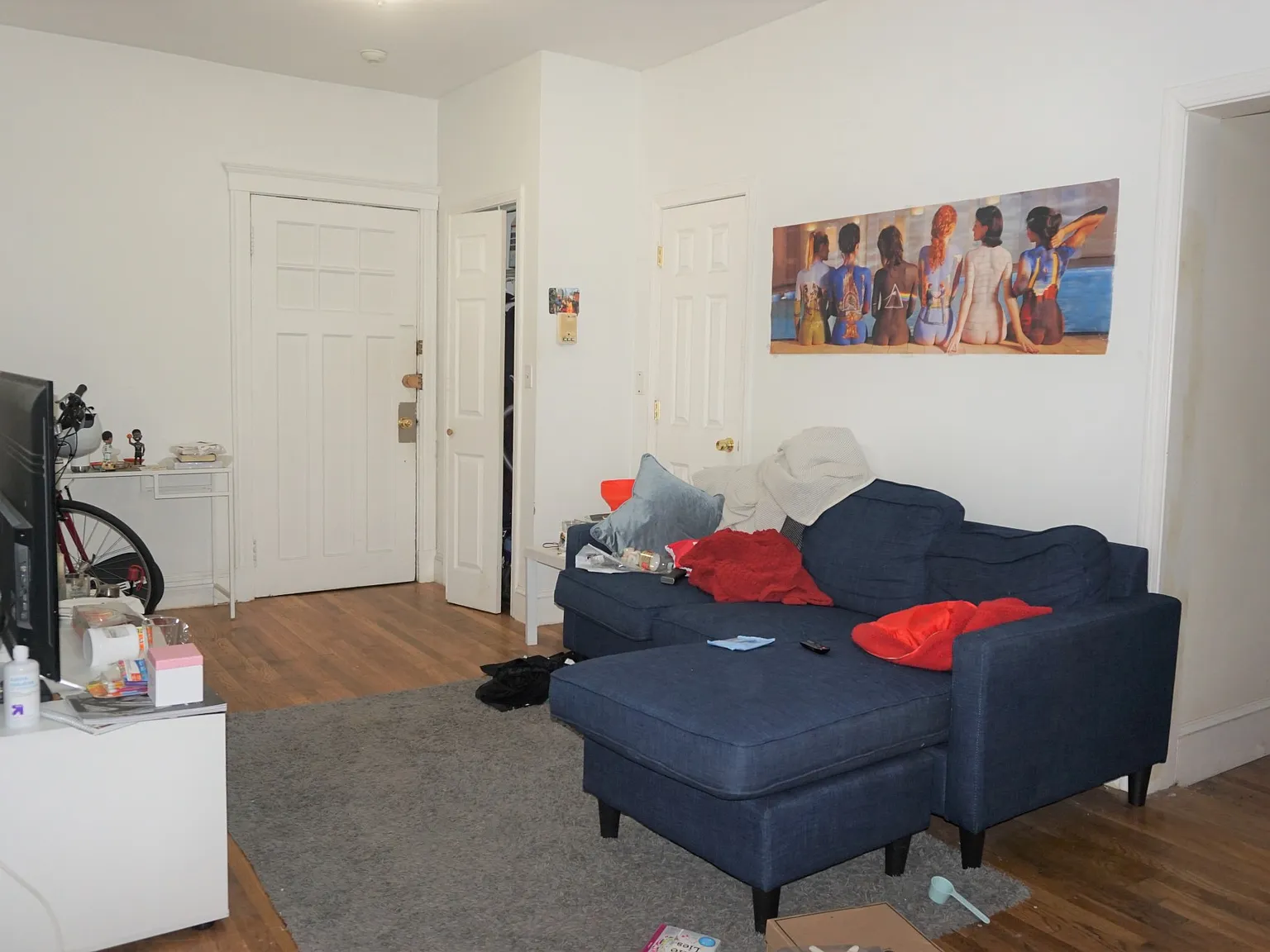 4 bed, 1.0 bath, $6,150 — Photo 3