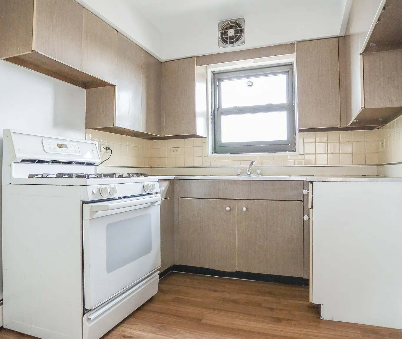 1 bed, 650 sqft, $1,350 — Photo 1