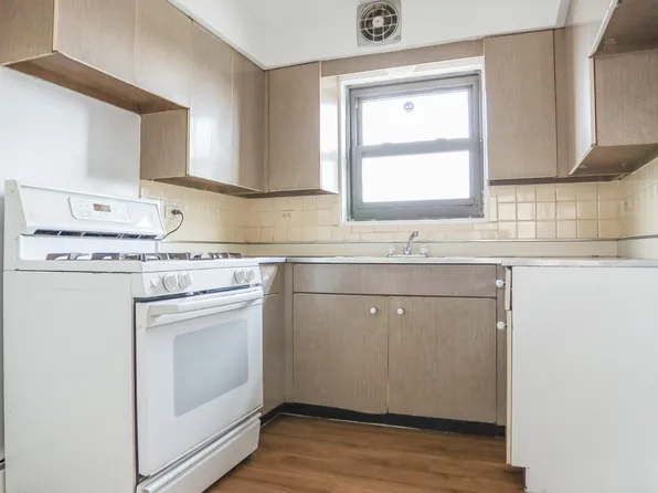 2550 W Catalpa Ave #C3, Chicago, IL 60625
