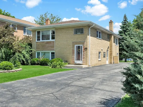 227 S Hale St, Addison, IL 60101