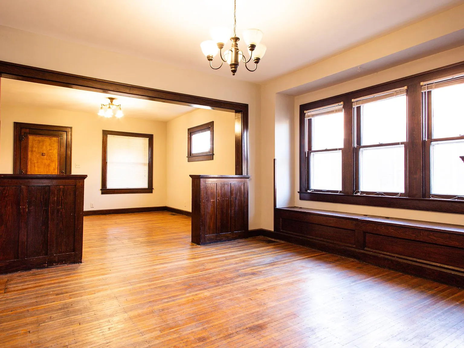 3 bed, 1.5 bath, 1800 sqft, $1,700 — Photo 4