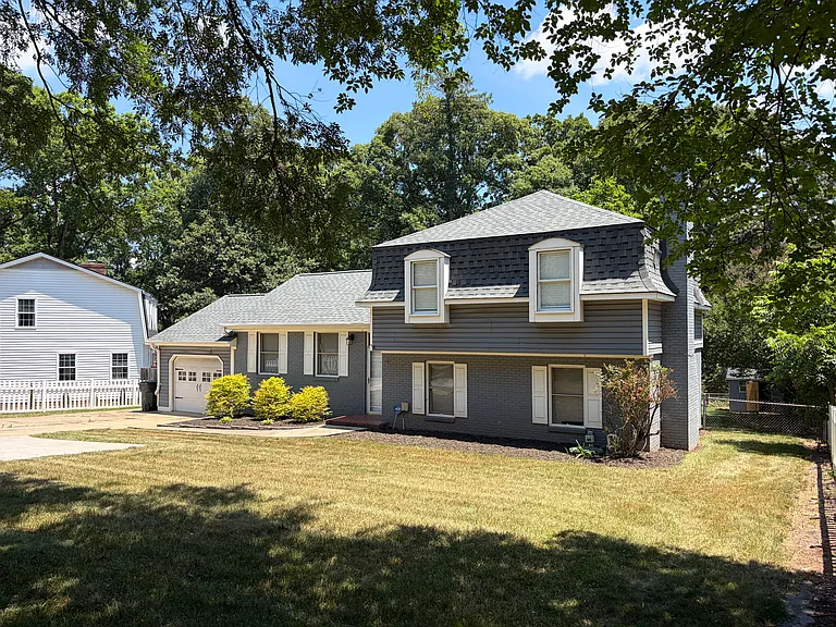 337 E Millbrook Rd — Photo 3