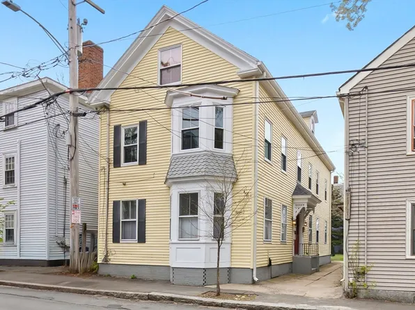 15 1/2 Williams St #2, Salem, MA 01970