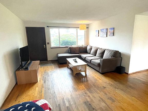 5th image of 1226 142nd St E