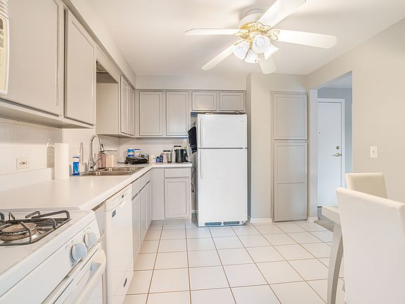 3rd image of 5511 N Chester Ave Unit 26