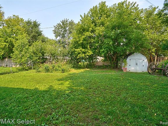 5th image of 3831 Palmer Ave
