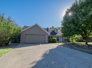 8201 Llano Ave, Benbrook, TX 76116