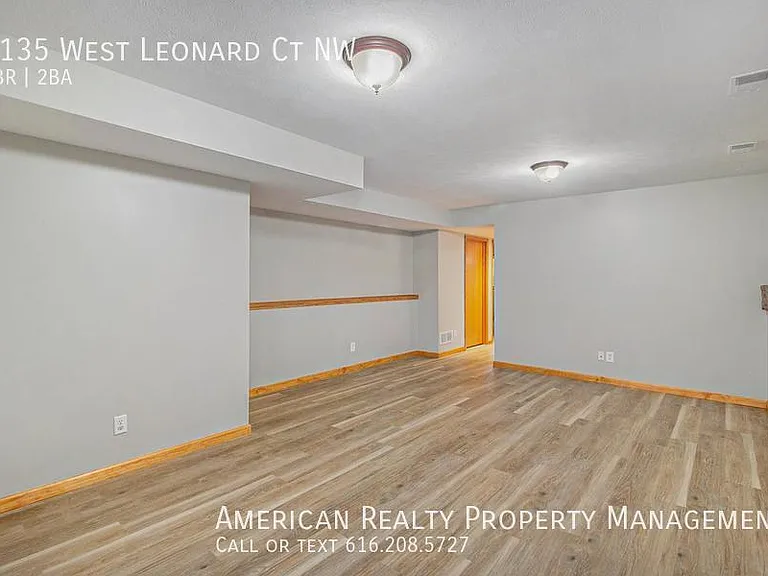 1135 W Leonard Ct NW — Photo 7