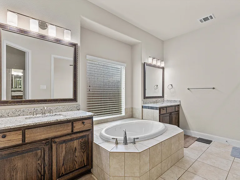 10611 Ferdinand Vw — Photo 15