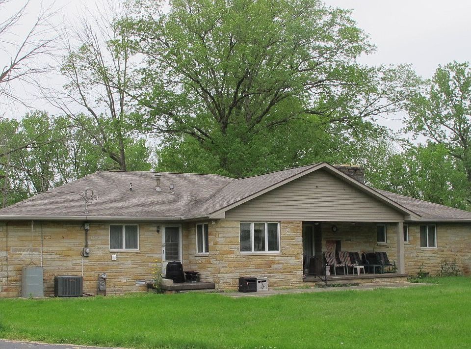 2nd image of 400 S Goyer Rd