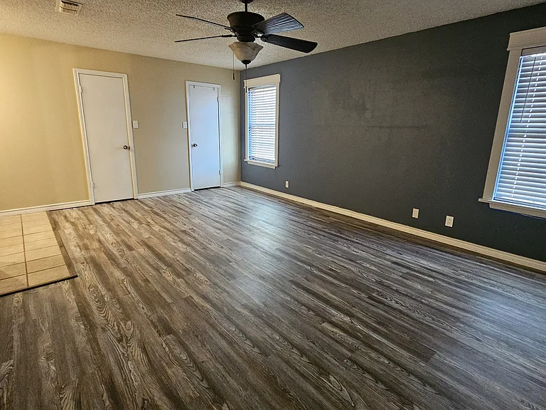 2402 Emerson Ct — Photo 27