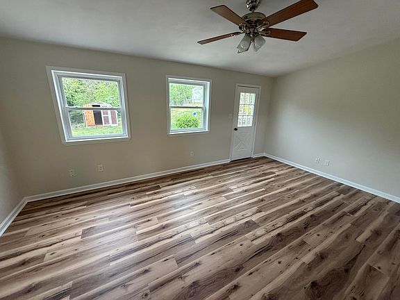 2nd image of 723 Pyrtle Dr