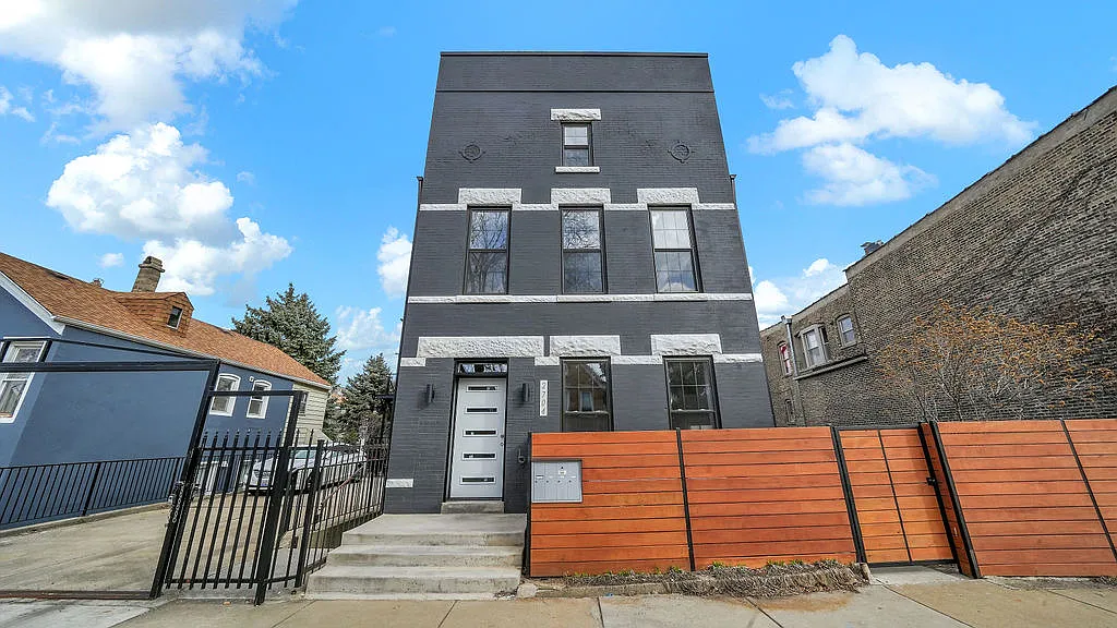 2 bed, $2,150 — Photo 1