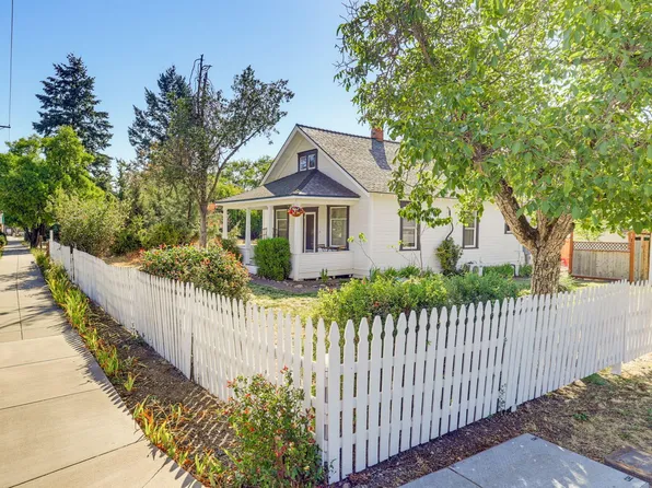 700 N 5th St, Jacksonville, OR 97530