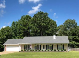 5 Lake Aaron Dr, Pineville, LA 71360