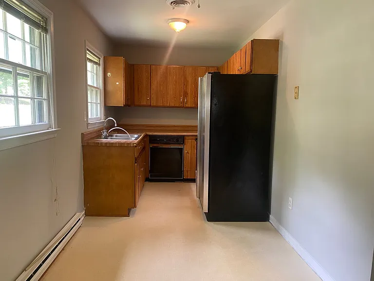 7505 Hawthorne Ave — Photo 3