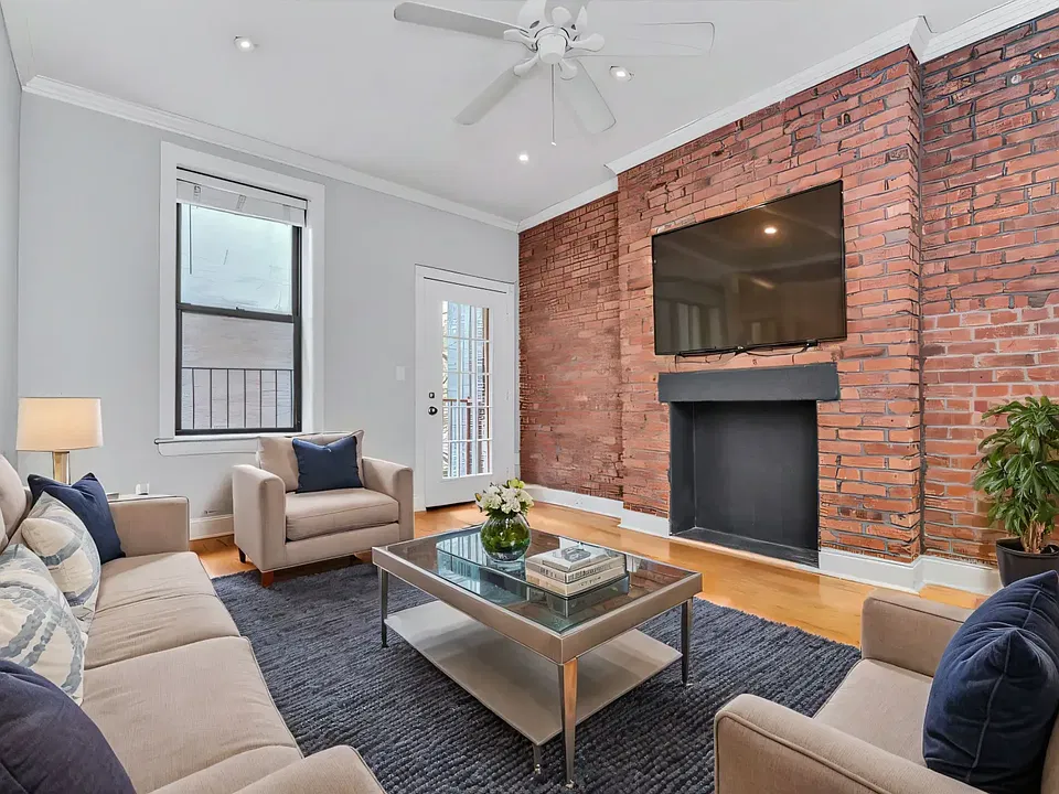 564 Hudson St #5