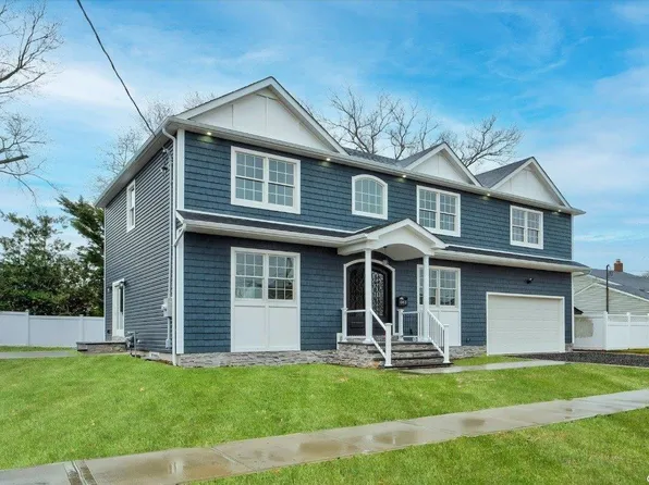 343 Eastlake Avenue, Massapequa Park, NY 11762