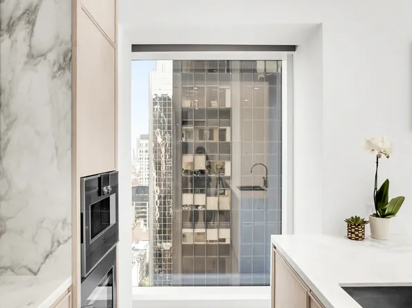 138 East 50th Street image 31 of 69