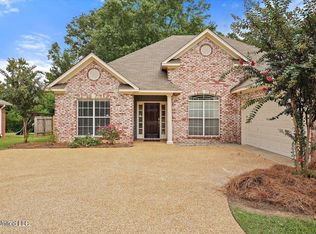 114 Middle Field Dr, Canton, MS 39046