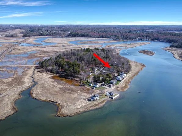 128 Winnocks Neck Road, Scarborough, ME 04074