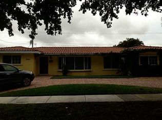 2120 NE 207th St, Miami, FL 33179