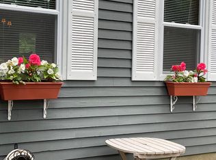 7 Nottingham Dr, Sanford, ME 04073