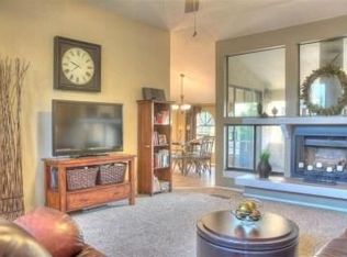 5524 Overlook Dr NE, Albuquerque, NM 87111