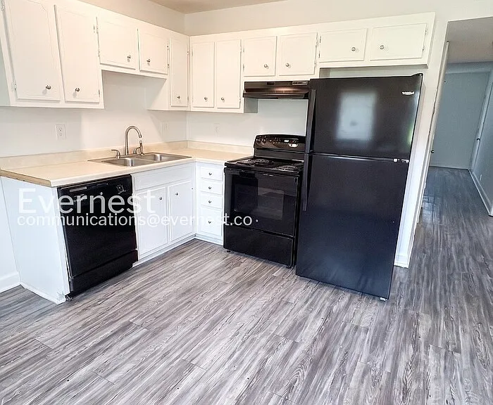 1114 N Graycroft Ave — Photo 5