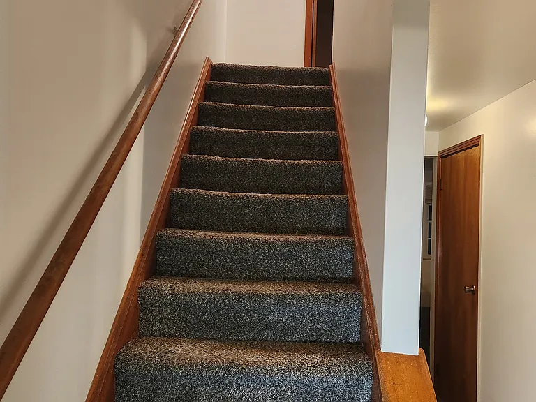 139 Whitestown Vlg #B — Photo 2