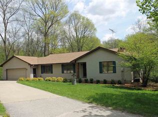 402 Rustic Hills Rd, Denver, IA 50622