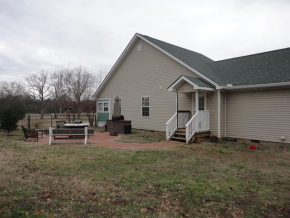 2nd image of 664 Twin Oak Dr