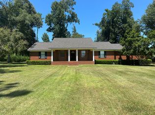 112 River Oaks Dr, Bainbridge, GA 39817