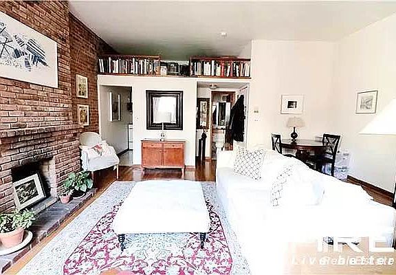 5th image of 158 W 75th St