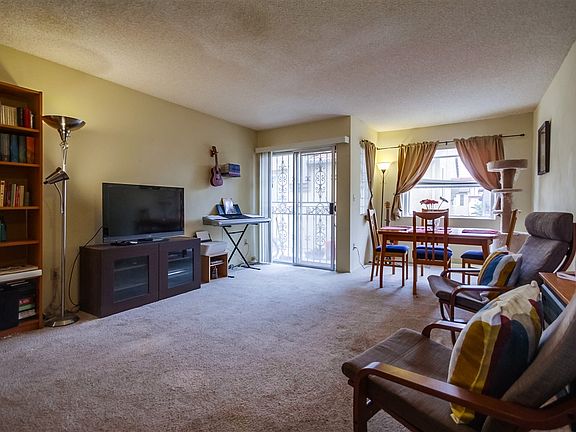 4th image of 4240 Menlo Ave Unit 13