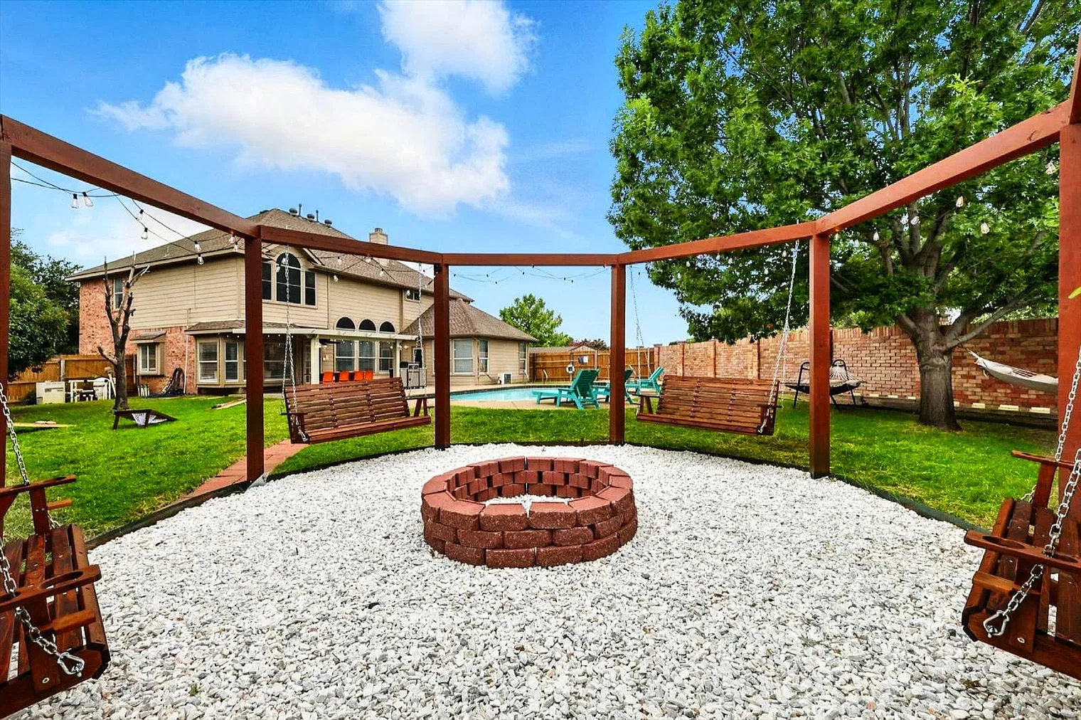 6 bed, 2.0 bath, 3218 sqft, $12,575 — Photo 3