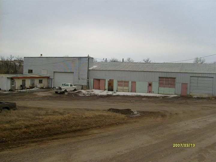 2nd image of 120 River Rd
