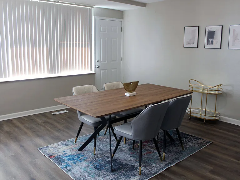 Geneva Apartments — Photo 13