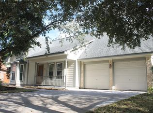 59 Chinquapin Ct, Lake Jackson, TX 77566