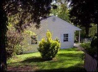 677 W Outer Dr, Oak Ridge, TN 37830