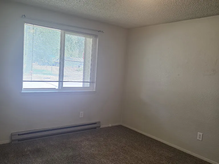 1657 S Robert St — Photo 13