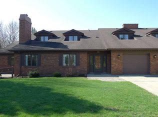 4 Sunset Pl, Charles City, IA 50616