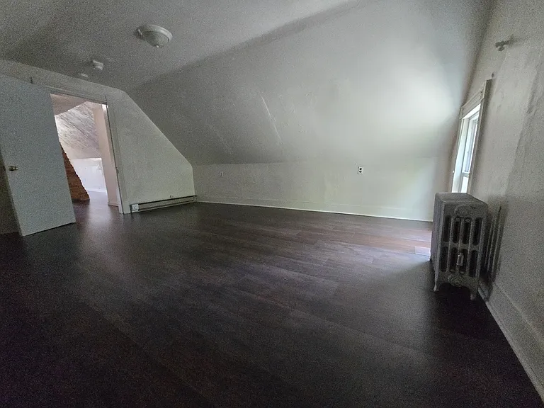 407 N Webster Ave — Photo 33