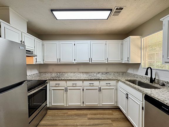 3rd image of 1201 Canaan Ct
