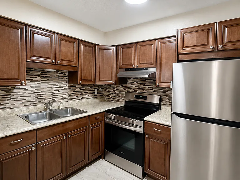 21150 Gertrude Ave #B4 — Photo 2