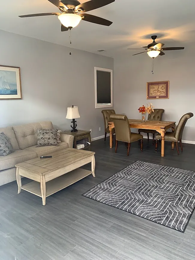 1 bed, 900 sqft, $1,950 — Photo 3