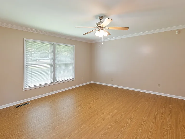 3228 Lakeshore Dr — Photo 37